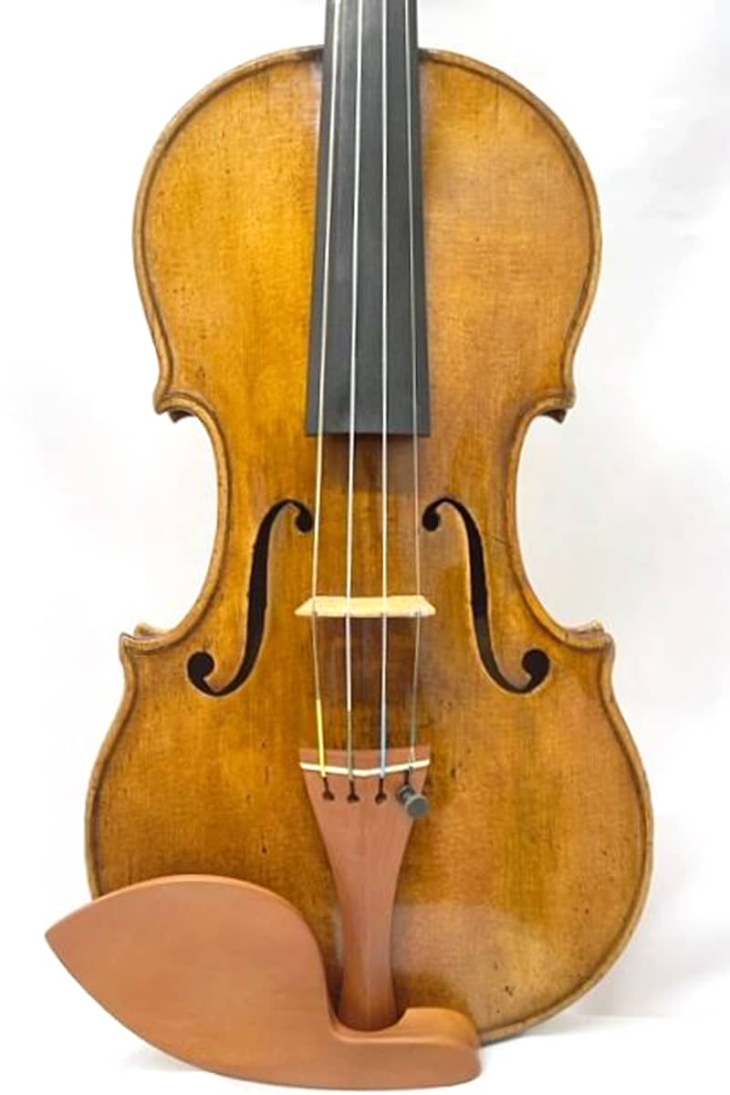 Stefano Conia violin