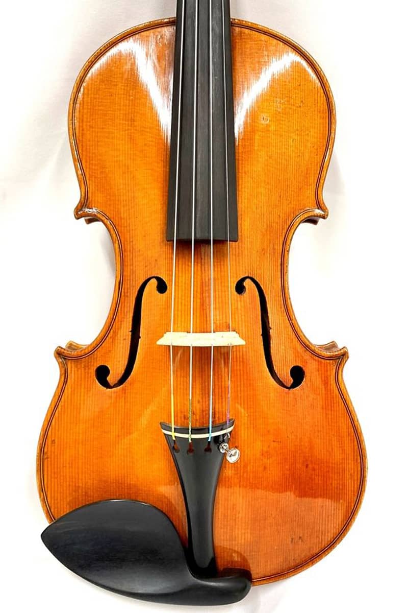 Stefano Conia violin